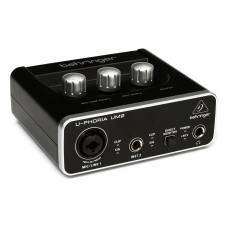 Behringer U-Phoria UM2